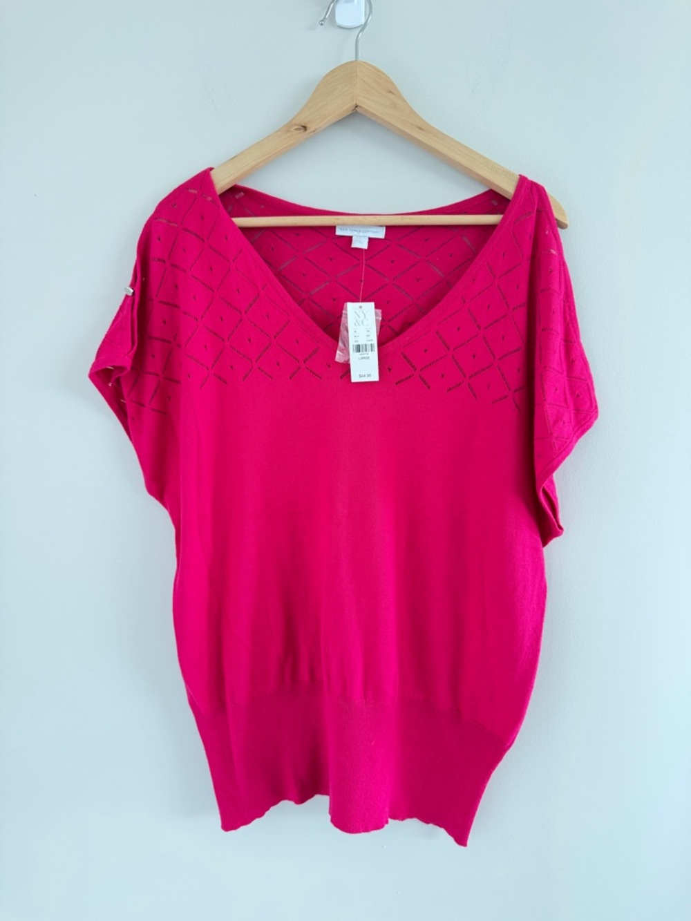 NWT New York & Co Pink Knit Top Large V Neck Short Sleeve Sweater Classic Preppy